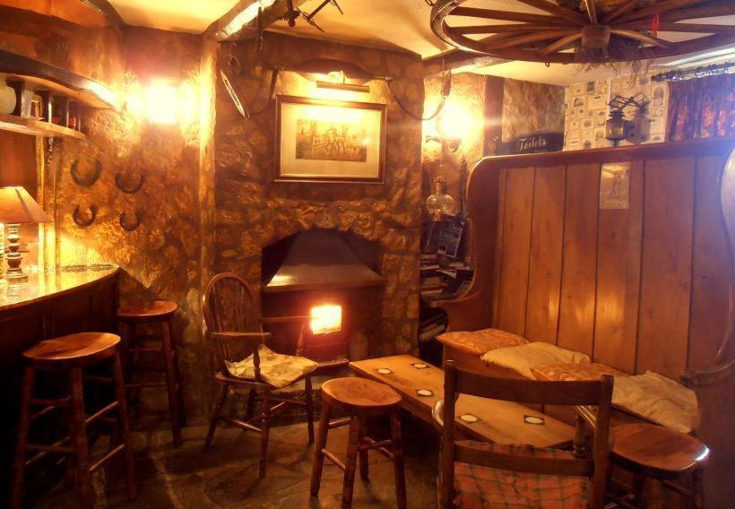 The Hunters Rest Inn Clutton Exterior foto