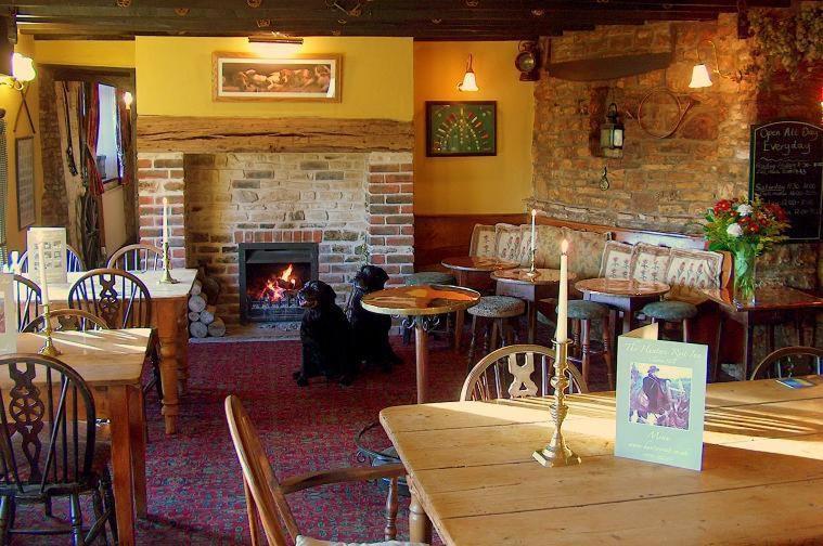 The Hunters Rest Inn Clutton Exterior foto